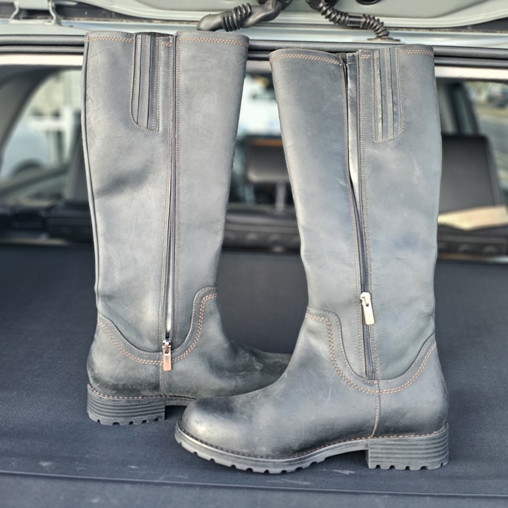 Clarks Aspra Hi Leather Boots